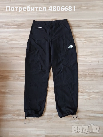 Оригинален дамски панталон The North Face High Waist Cargo, снимка 2 - Панталони - 54357099