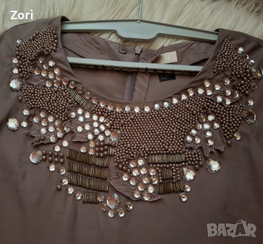 Рокля в цвят визон с красиво деколте, снимка 2 - Рокли - 52658161