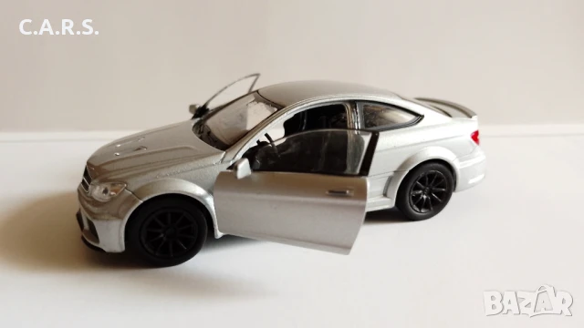 Mercedes-Benz C63 AMG Coupe Welly - Мащаб 1:34-39, снимка 2 - Колекции - 51270378