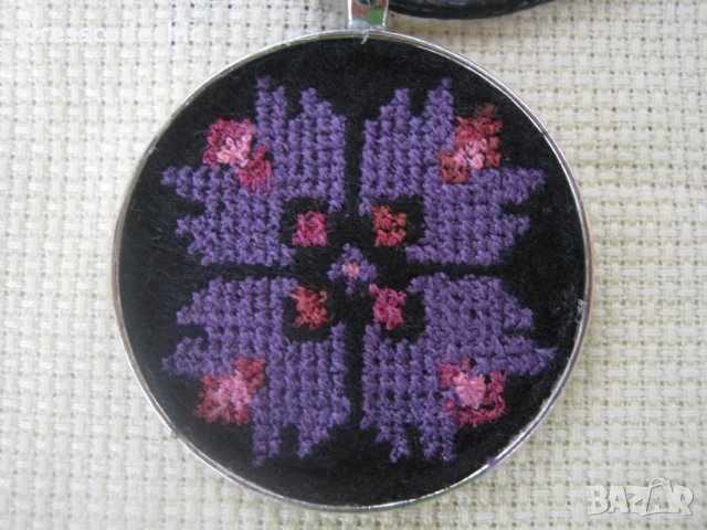 Бродирани бижута с шевици 2, снимка 3 - Колиета, медальони, синджири - 29697661