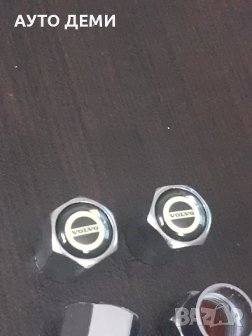 ТОП цена за 4 бр-3.50 лв пластмасови капачки за вентили Волво Volvo, снимка 2 - Аксесоари и консумативи - 51195115