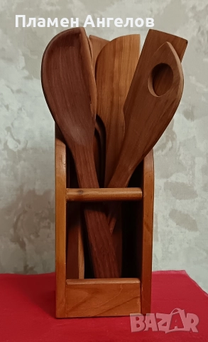 Дървена кутия със шест броя бъркалки