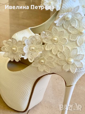 Бели сватбени / дизайнерски обувки, снимка 3 - Дамски обувки на ток - 38108553