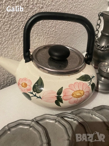 Калаени старинни предмети, часовник, свещник, чайник, подложки за чаши, снимка 5 - Антикварни и старинни предмети - 54058316