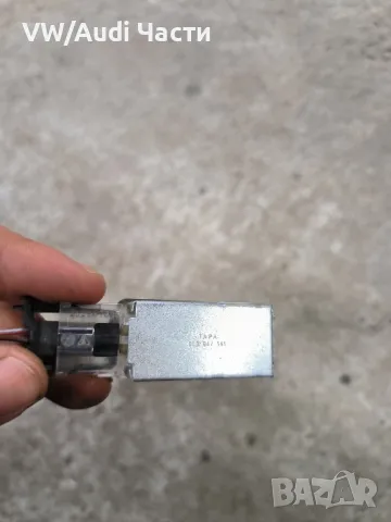 Плафон за Фолксваген Голф 5 Ауди А3 Пасат VW Golf 5 Audi A3 S3 Passat VW Audi Seat Skoda 6L0947565, снимка 3 - Части - 48409509