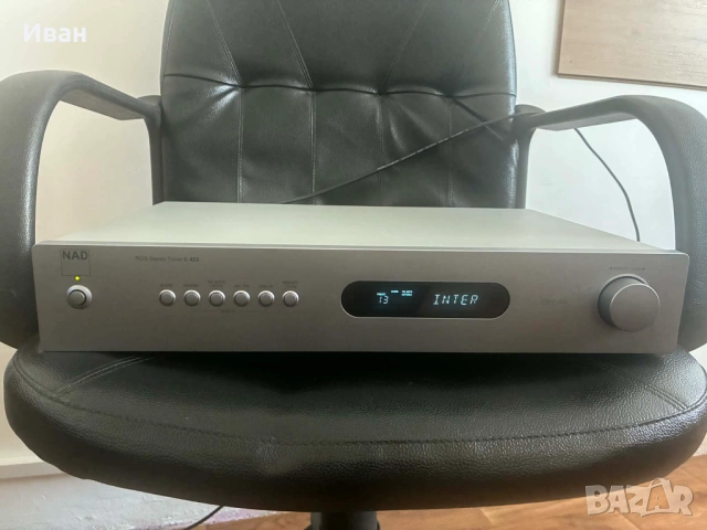 NAD C 422 с  козметичен проблем, снимка 2 - Ресийвъри, усилватели, смесителни пултове - 54274888