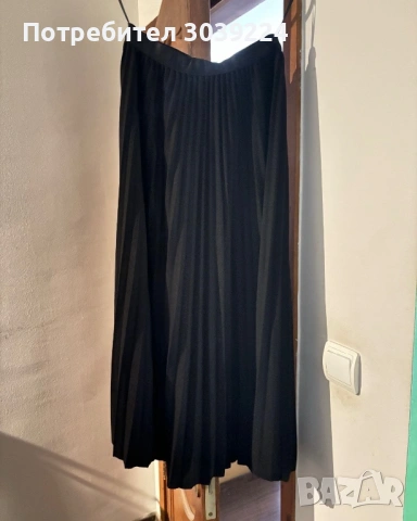 Черна велурена пола, снимка 2 - Поли - 54356878