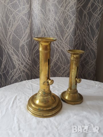 Два броя бронзови свещници с повдигач, снимка 3 - Антикварни и старинни предмети - 44383489