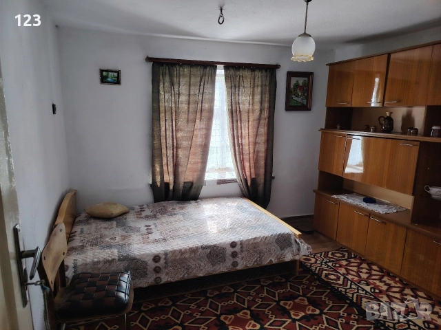 Продавам Къща на два етажа , снимка 2 - Къщи - 52948807