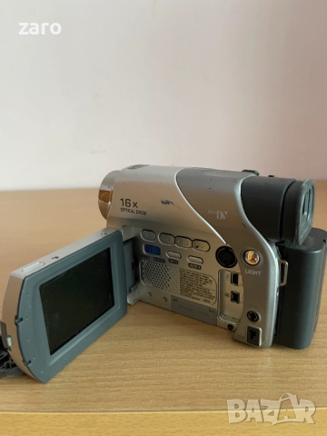 Видеокамера JVC, снимка 3 - Камери - 52792022