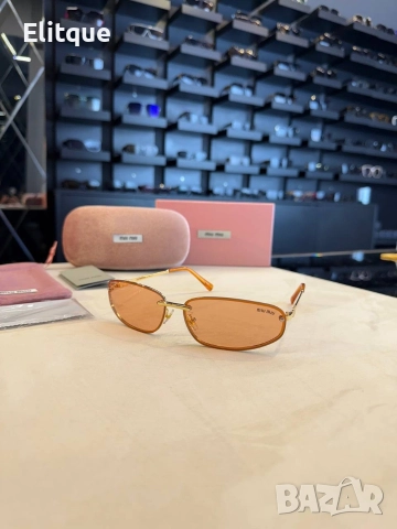 очила с черен обикновен калъф miu miu , снимка 3 - Слънчеви и диоптрични очила - 52684407