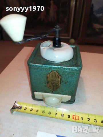 I.I.L RESITA МЕТАЛНА РЕТРО МЕЛНИЦА ЗА КОЛЕКЦИЯ 2903231853, снимка 3 - Антикварни и старинни предмети - 40184344