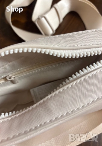 Чанта на Stradivarius , снимка 5 - Чанти - 54067801