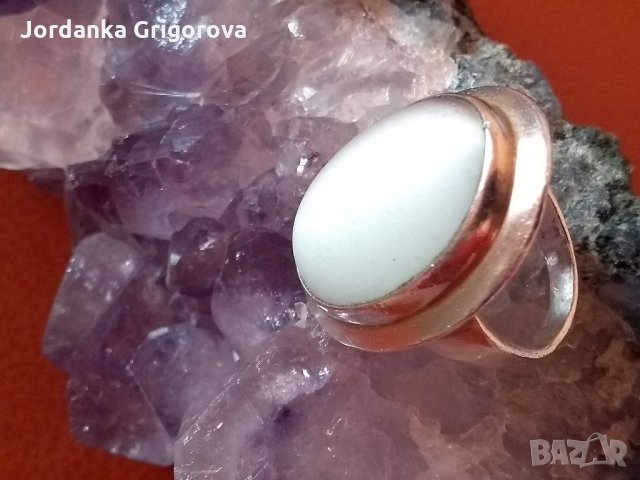 Сребърен пръстен с естествен камък