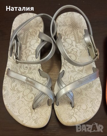 Сандали и джапанки за момиче IPANEMA. , снимка 2 - Детски сандали и чехли - 36633162