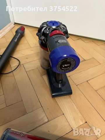 Вертикална прахосмукачка Dyson V8 sv25, снимка 14 - Прахосмукачки - 51218185