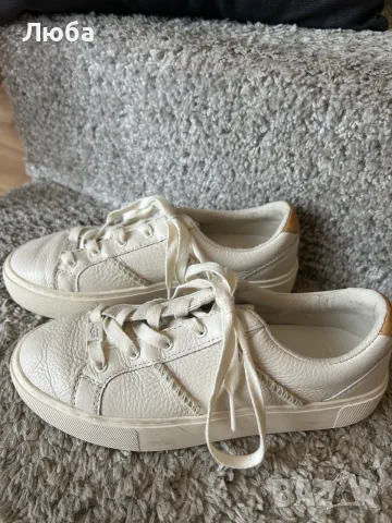 Дамски кецове UGG, снимка 2 - Кецове - 55939340