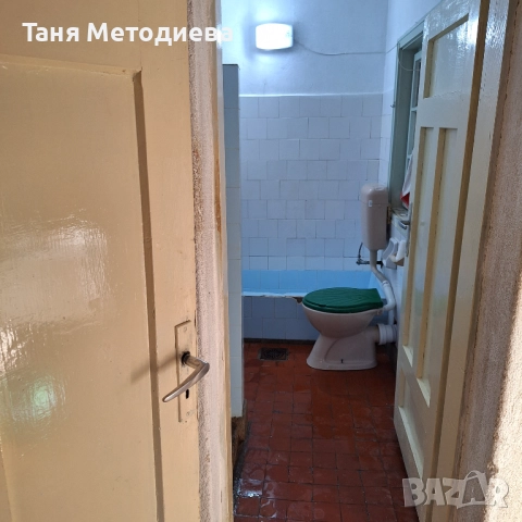 Масивна 2ет. къща 148м², двор 1126м², селскост. постройка 79м² кладенец - с. Слатина 25 км от Карлов, снимка 14 - Къщи - 52525050