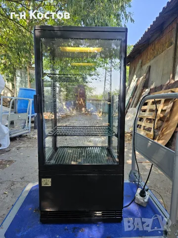 Витрина за торти и сладкарски изделия, сандвичи, плодове и зеленчуци 