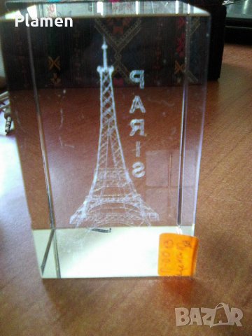 Стъклена айфелова кула в паралепипед, снимка 1