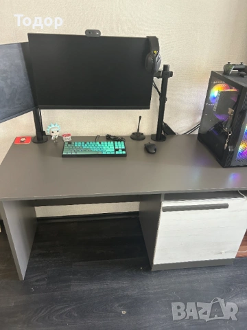 Използвано сиво гейминг/офис бюро - 140х60х75см