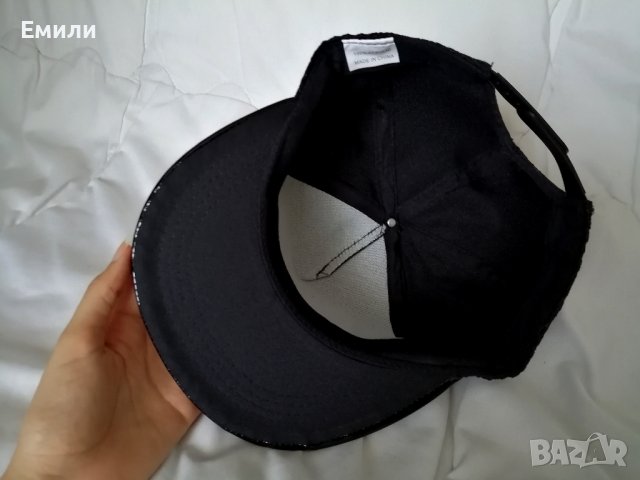 Черна шапка с козирка OBEY реплика, снимка 13 - Шапки - 37099928