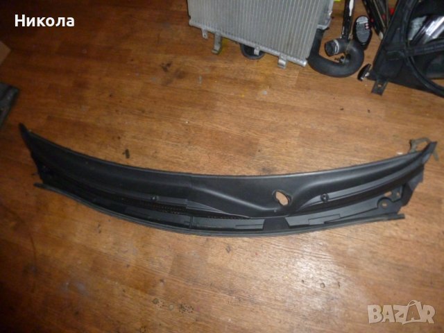 Решетка под предно стъкло Пежо 107 .68 к.с