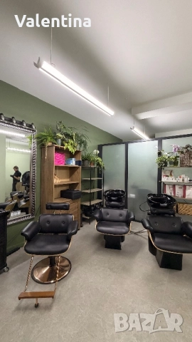Под наем: 2 фризьорски места