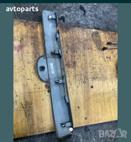 Mazda CX-7 2010година Лайсна багажник с емблема, снимка 3 - Части - 40373687