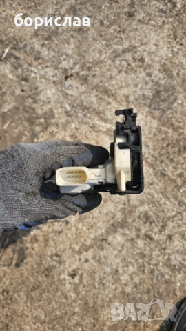 Задна лява брава за Audi q7, снимка 5 - Части - 51637337