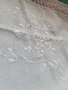 Тишлайфер за маса с бродирани флорални елементи и дантела на една кука , снимка 5