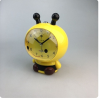 Детски настолен часовник с вградена силна аларма за по-лесно събуждане Пчеличка 16х10см, снимка 3 - Детски - 44743934