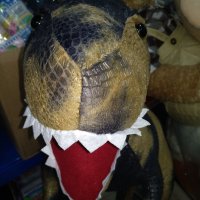 Голям,плюшен динозавър,около 80см, снимка 3 - Плюшени играчки - 44664921