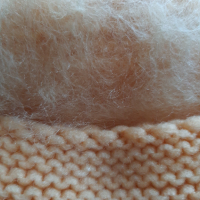 Дамски зимни плетени шапки с шал, снимка 4 - Шапки - 44734309
