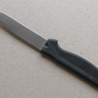 Кухненски нож японски 18,5 см неръждаем пластмасова дръжка, съвсем запазен, снимка 3 - Прибори за хранене, готвене и сервиране - 44711254