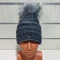 Нова дамска плетена шапка тъмносин меланж с помпон/пух, снимка 3 - Шапки - 30963365