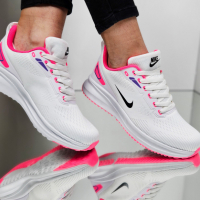 Дамски маратонки Nike, снимка 1 - Маратонки - 44584331