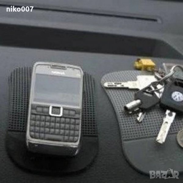 самозалепваща нано подложка за автомобил, снимка 1