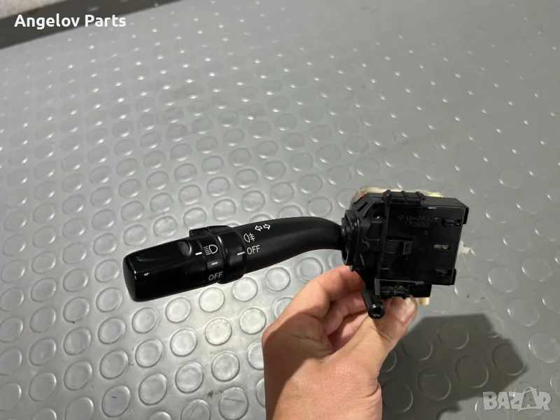 Лостчето на мигачите и фаровете за Toyota Avensis T25, снимка 1