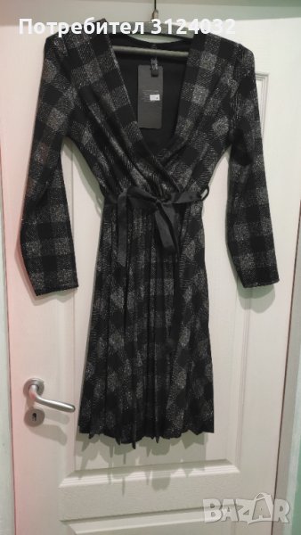 Продавам елегантна рокля с дълъг ръкав , снимка 1