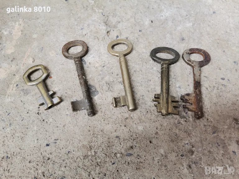 Стари бронзови ключове, снимка 1