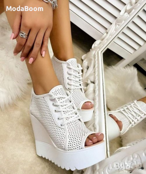 Летни боти на платформа , снимка 1