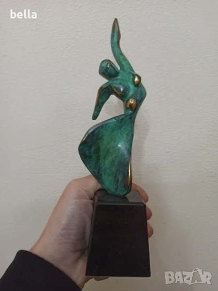 Авторска скулптура-"Bolero"на Александър Пройнов ,пластиката е бронз и мраморен постамент, снимка 1