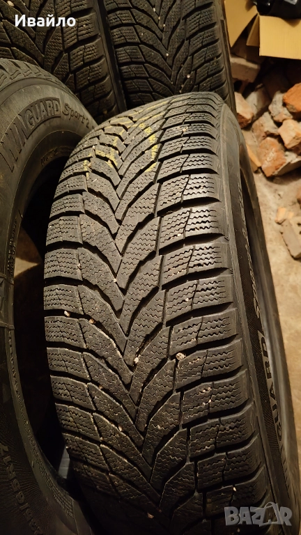 Зимни гуми Nexen 235 65 17 , DOT 3721, снимка 1