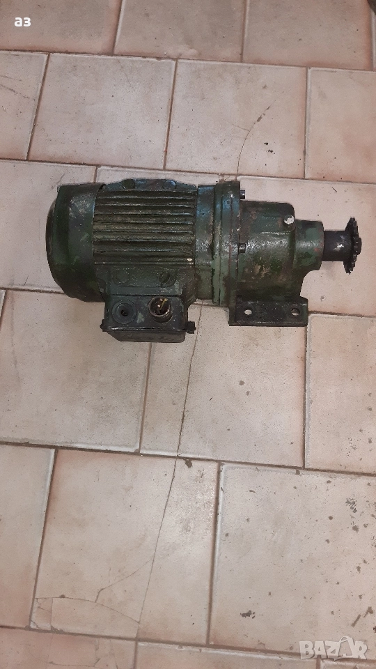 моторредуктор 70 об/мин, снимка 1