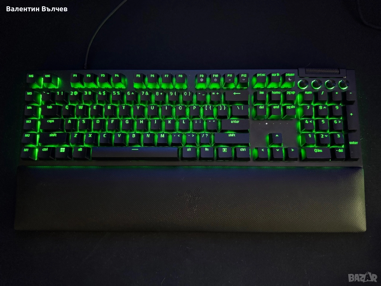 Продавам клавиатурата Razer Blackwidow V4 с гаранция. , снимка 1