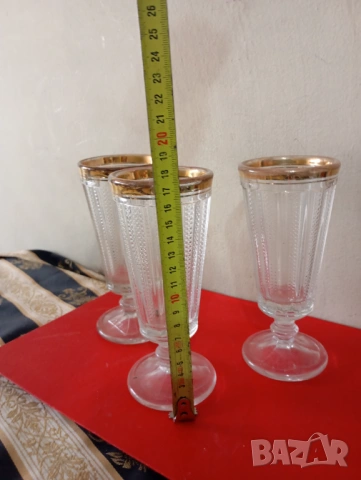 Комплект от три кристални чаши, снимка 2 - Други ценни предмети - 53884502