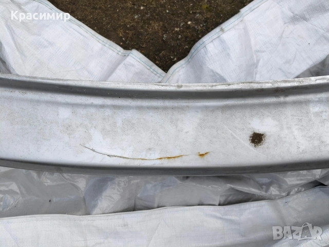 Продавам задна броня за Тойота-Авенсис комби Т27, снимка 4 - Части - 54034871