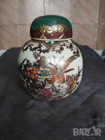 порцеланова ваза , снимка 1 - Антикварни и старинни предмети - 36397357