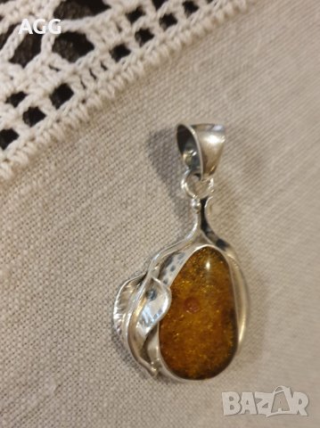 Сребърен масивен медальон с кехлибар, авторски, снимка 3 - Колиета, медальони, синджири - 38599188